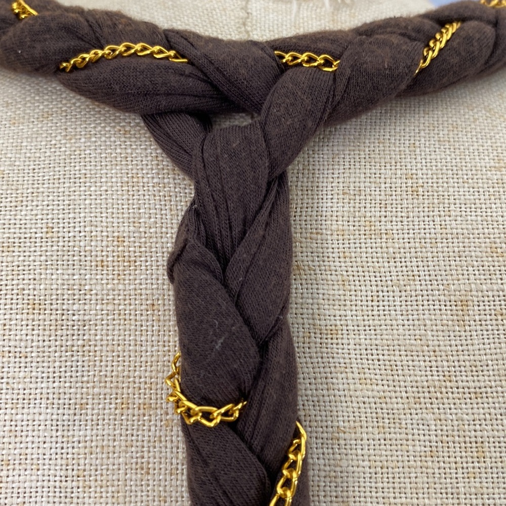 🌹Cable & Gauge Braided Strap Halter Top - Picture 8 of 12